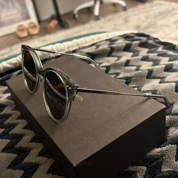 Bottega Veneta Sunglasses. NEVER WORN. Original packaging display picture 3